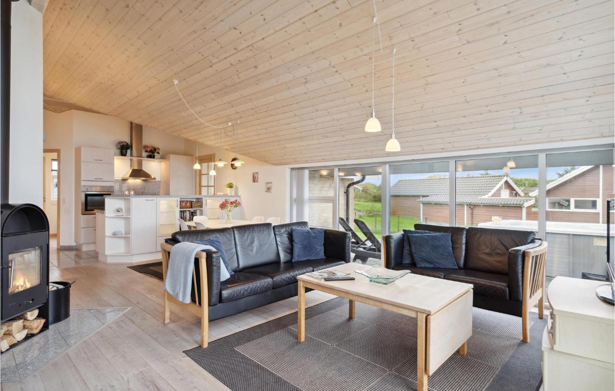 Cozy Home In Vinderup With House Sea View Exteriör bild